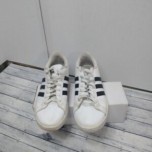 Adidas White Black 3 Stripe Tennis Shoes Sneakers Womens Size 7.